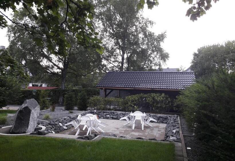 هتل Zum Kreuzberg