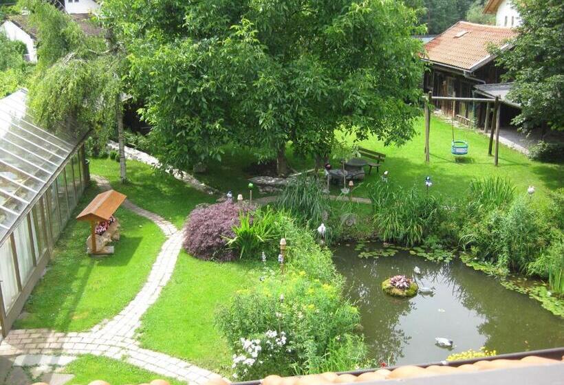 Suzanne's B&b & Gardens