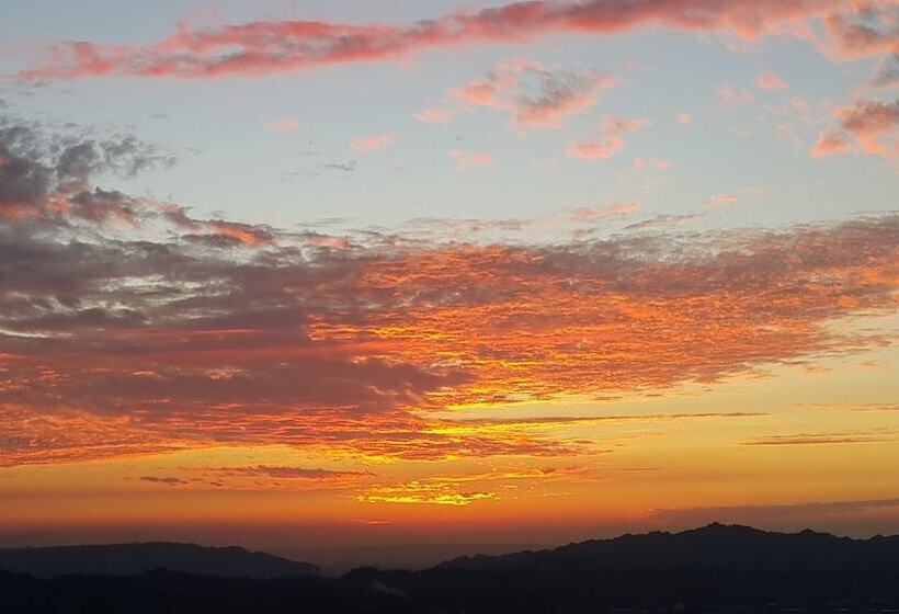 تختخواب و صبحانه 57villa