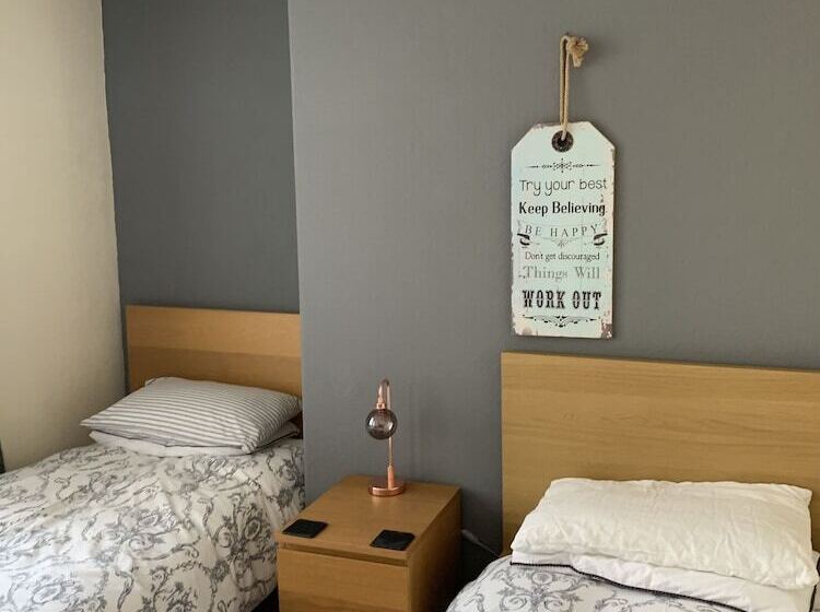 تختخواب و صبحانه Wentworth Guesthouse
