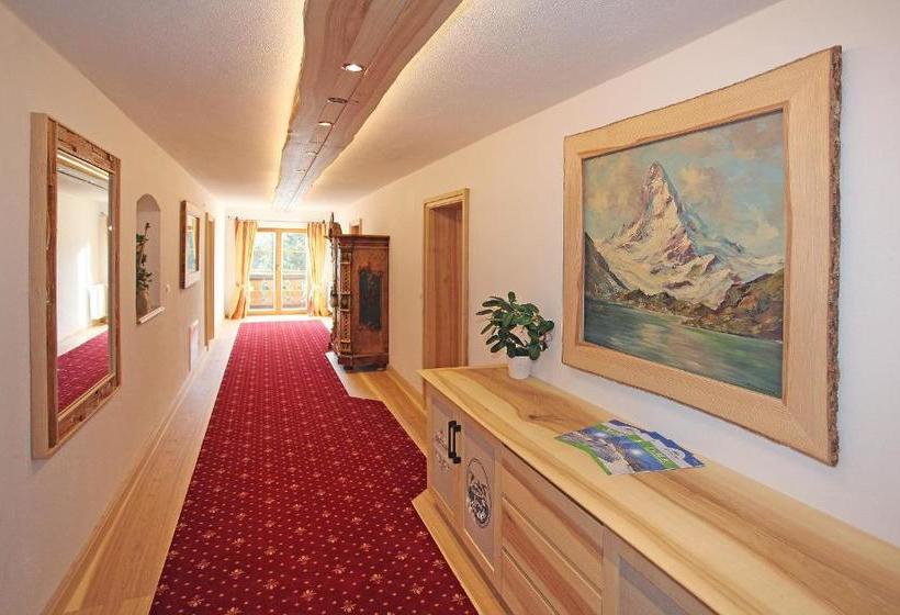 Отель Alpenhof Krün