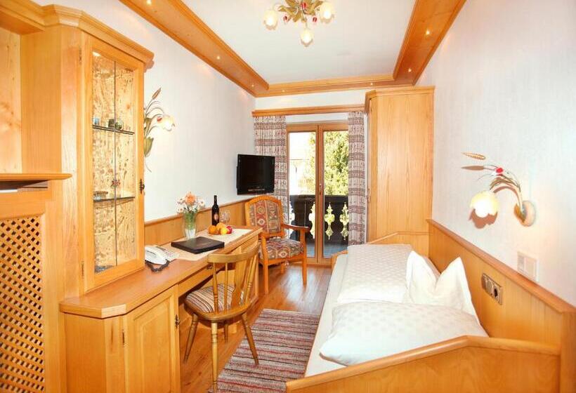 Отель Alpenhof Krün