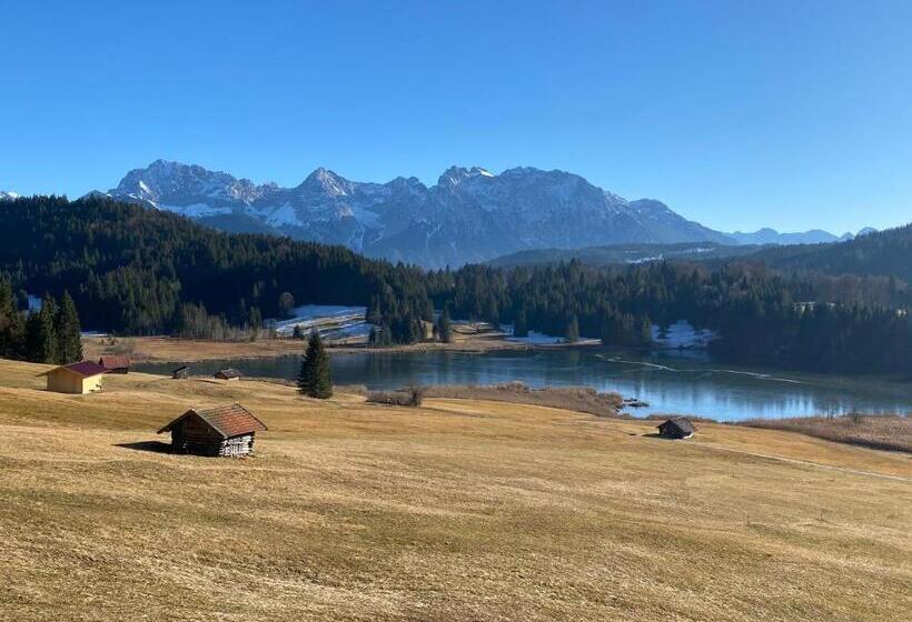 Отель Alpenhof Krün