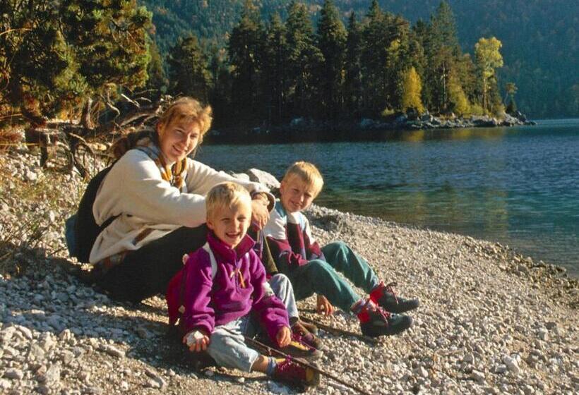 Отель Alpenhof Krün