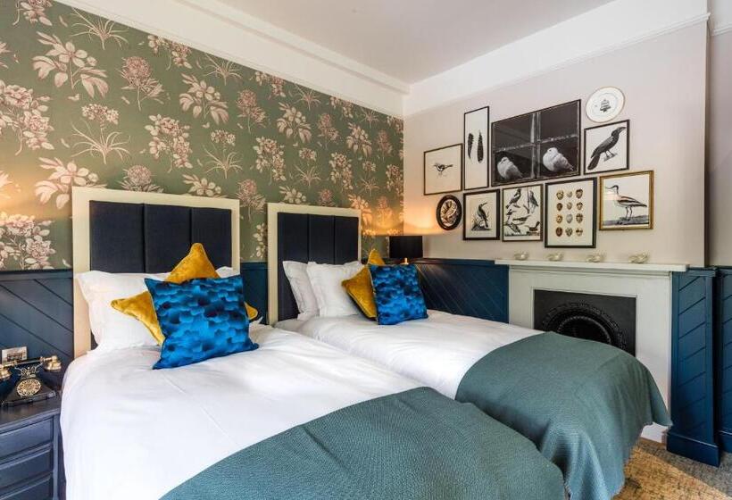 فندق Hand And Spear