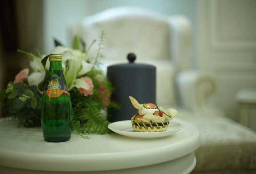 Hotel New Century Manju Select Hongqiao Hub National Exhibition Center