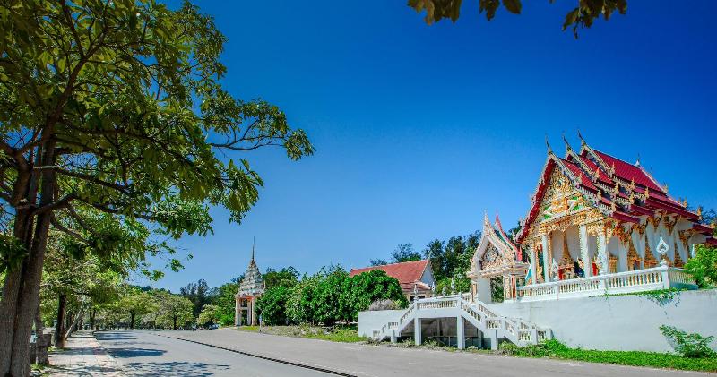هتل Naiharn Beach Resort   Sha Plus Extra