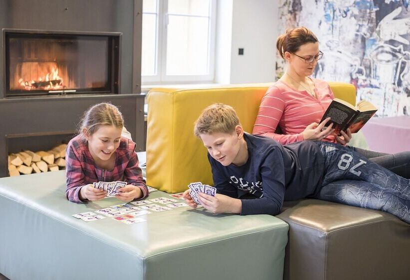 هتل Oberstdorf Hostel