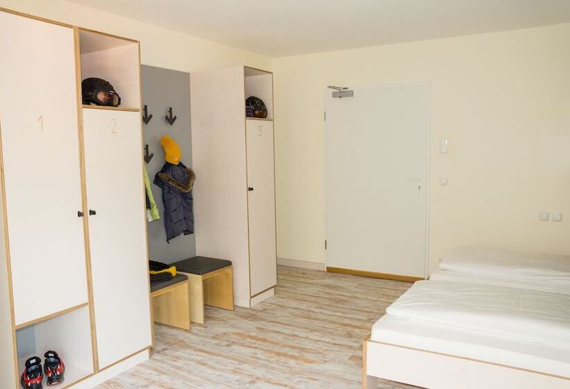 هتل Oberstdorf Hostel
