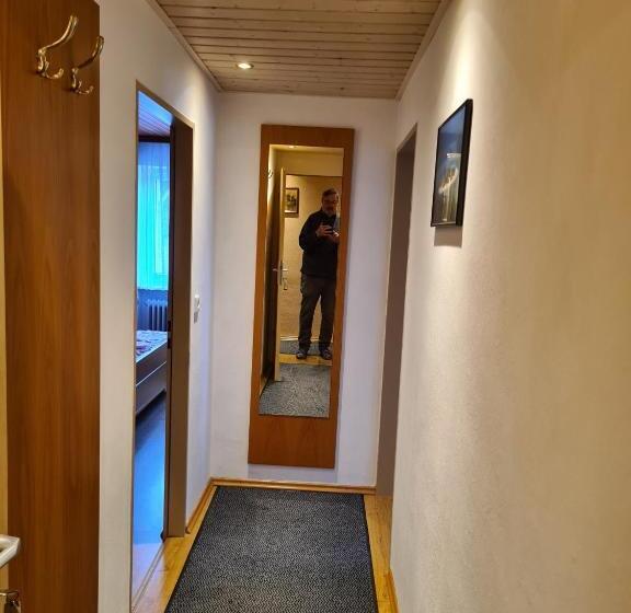 בית מלון כפרי Pension Zum Grünen Wald