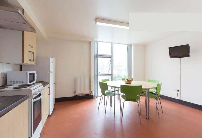 הוסטל Davies Court