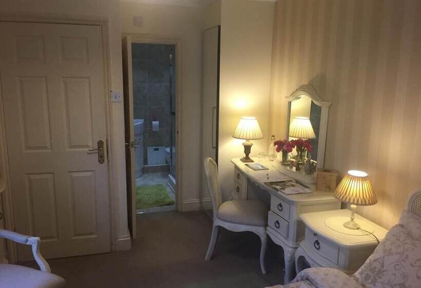 تختخواب و صبحانه Copperfields Guest House