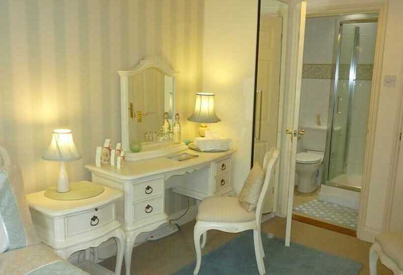تختخواب و صبحانه Copperfields Guest House