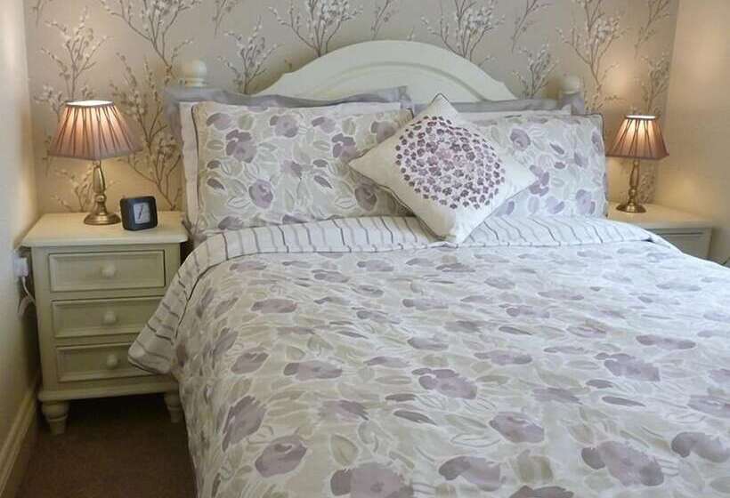 تختخواب و صبحانه Copperfields Guest House