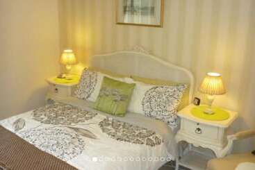تختخواب و صبحانه Copperfields Guest House