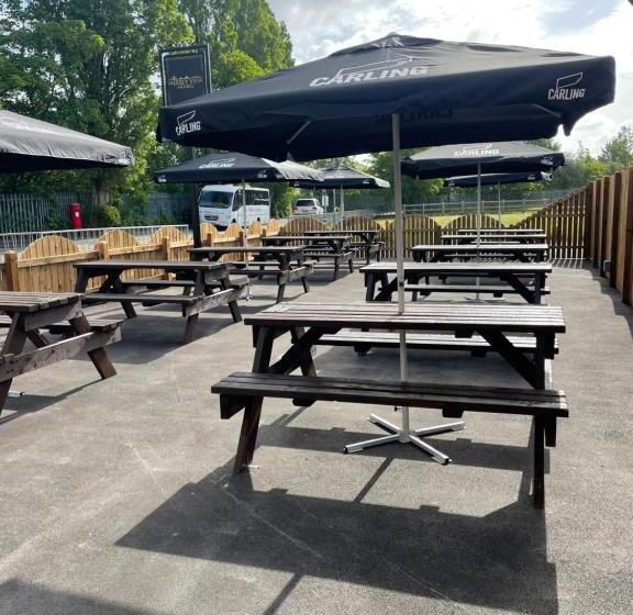 تختخواب و صبحانه Mersey View Hotel & Pub