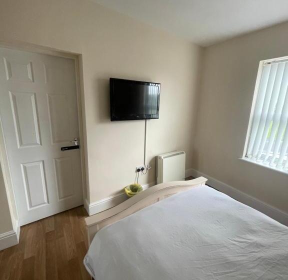 تختخواب و صبحانه Mersey View Hotel & Pub