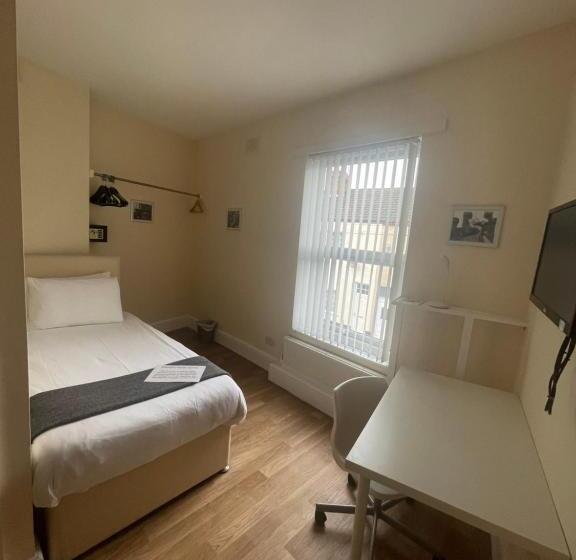 تختخواب و صبحانه Mersey View Hotel & Pub
