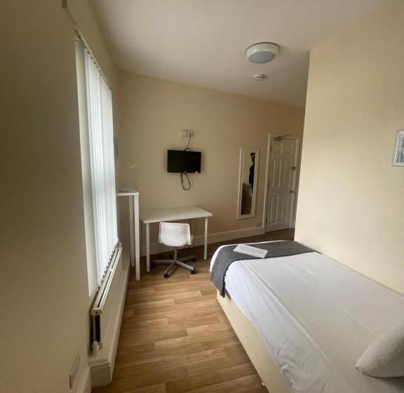 تختخواب و صبحانه Mersey View Hotel & Pub