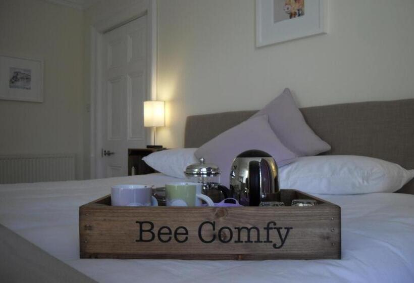 Bed and Breakfast The Hive At 52