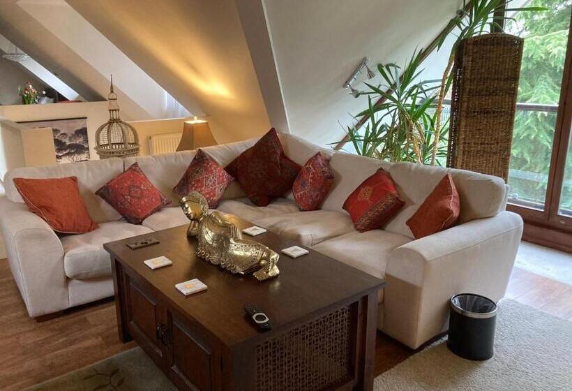 تختخواب و صبحانه The Lodge At Ruddington