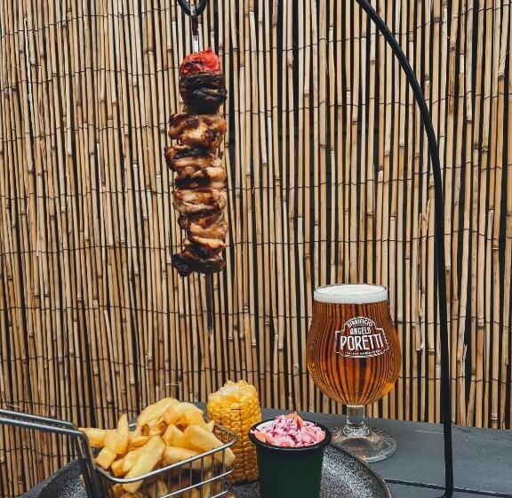 민박 The Red Lion Inn