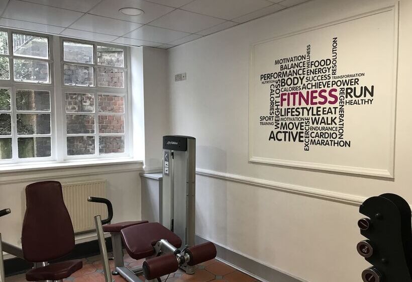 هاستل Bowden Court