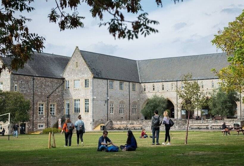 هتل Ashton Court