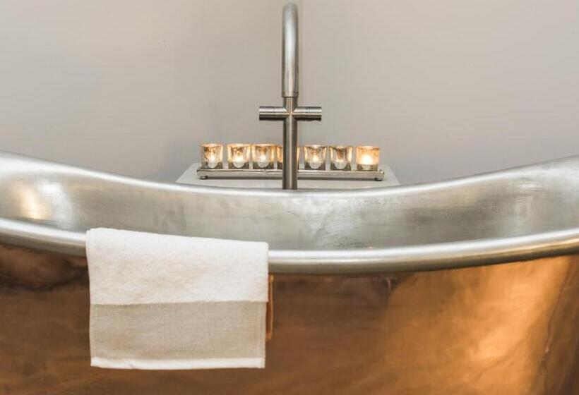 בית מלון כפרי Brocco On The Park Boutique