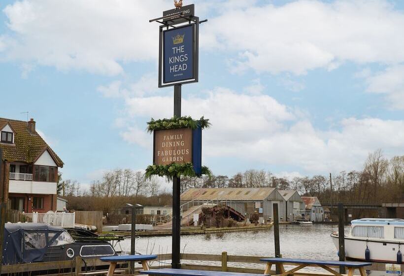 فندق The Kings Head Wroxham By Greene King Inns