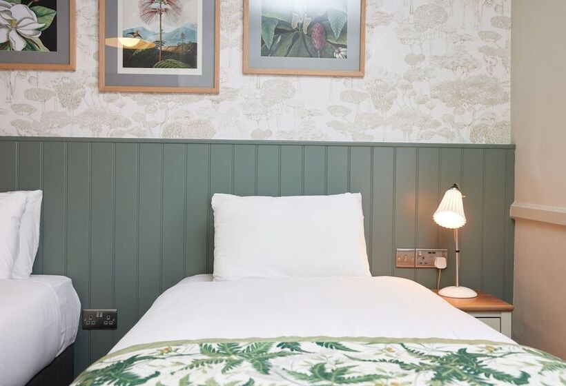 فندق The Kings Head Wroxham By Greene King Inns