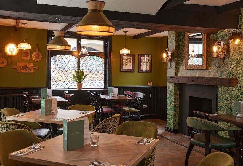 فندق The Kings Head Wroxham By Greene King Inns