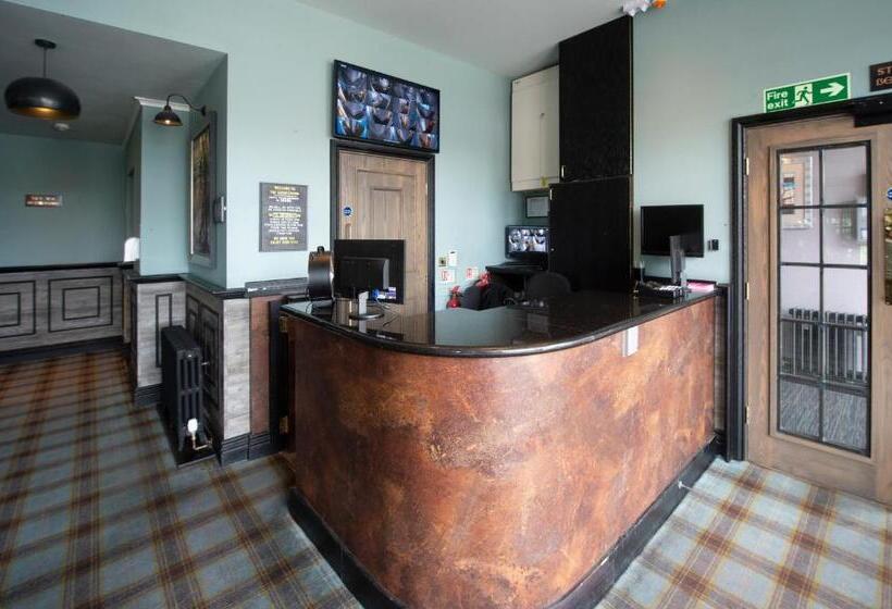 酒店 The Saxon Crown Wetherspoon