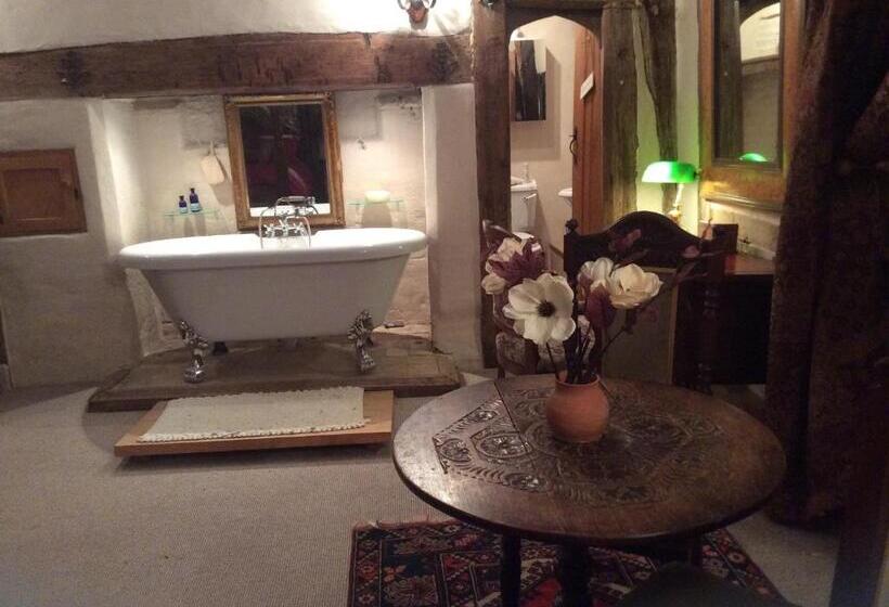 Valley Farmhouse B&b