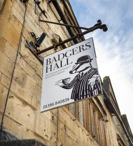 تختخواب و صبحانه Badgers Hall