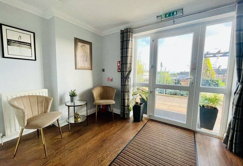 مبيت وإفطار Bojangles Guest House