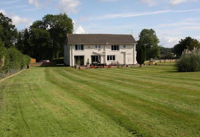 تختخواب و صبحانه Broadwell Guest House