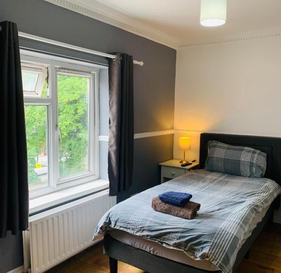 צימר Circle Guest House Bed Only