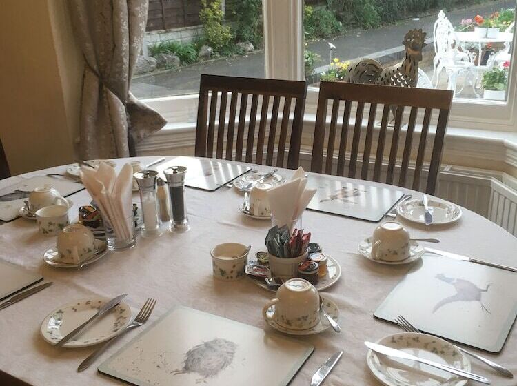 تختخواب و صبحانه Elmdon Lodge