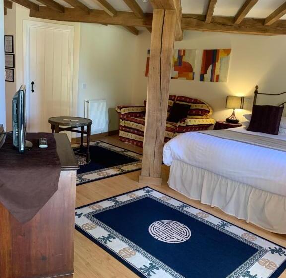 تختخواب و صبحانه Fiddleback Farm