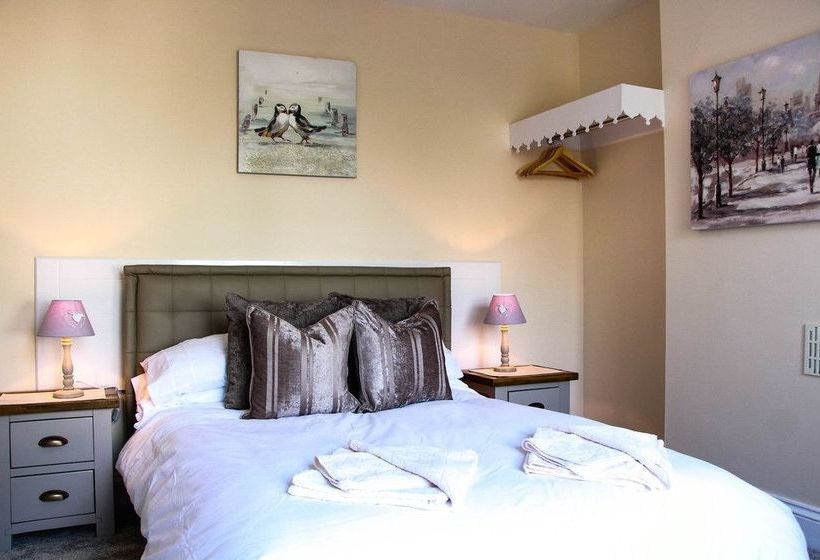 تختخواب و صبحانه The Bay