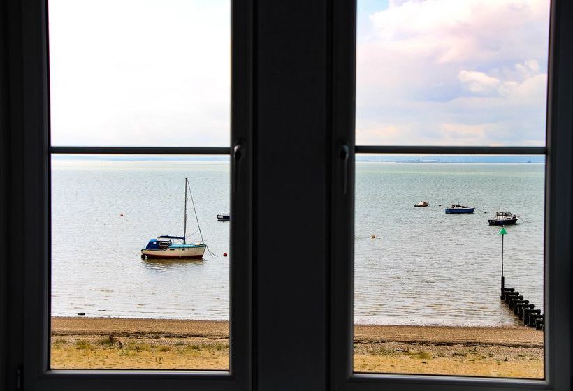 تختخواب و صبحانه The Bay