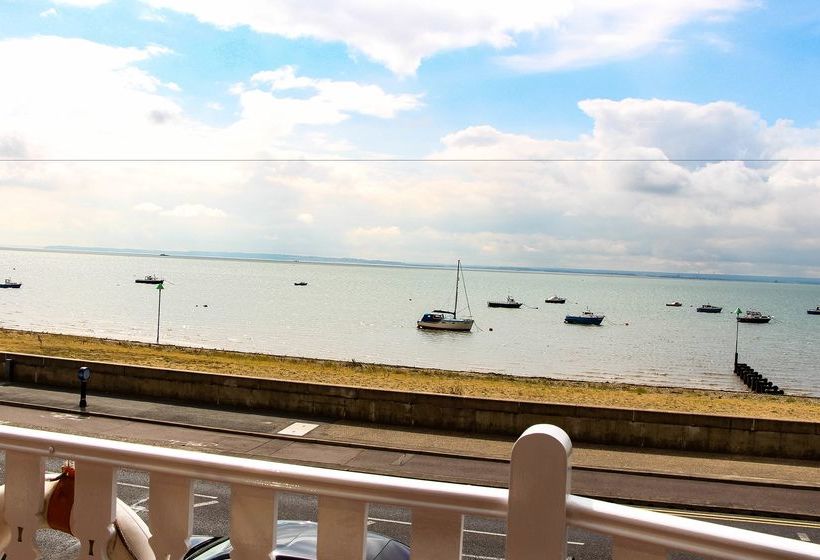 تختخواب و صبحانه The Bay