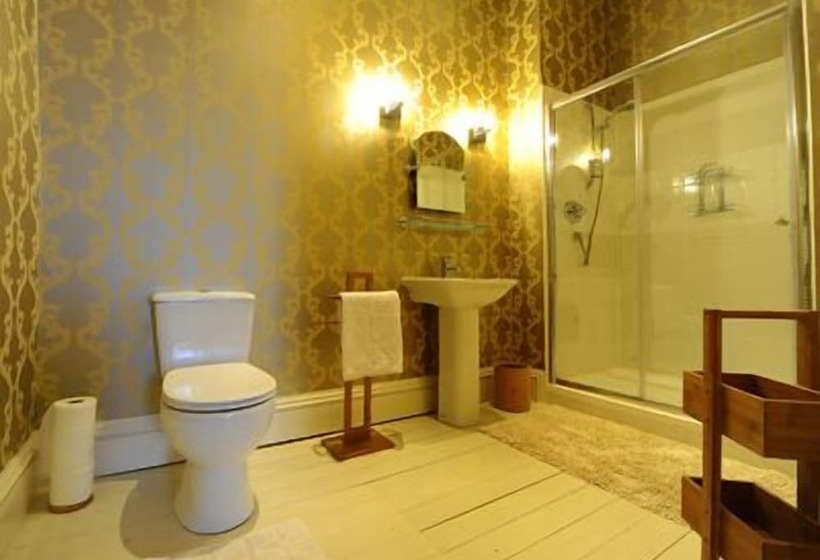 تختخواب و صبحانه The Townhouse