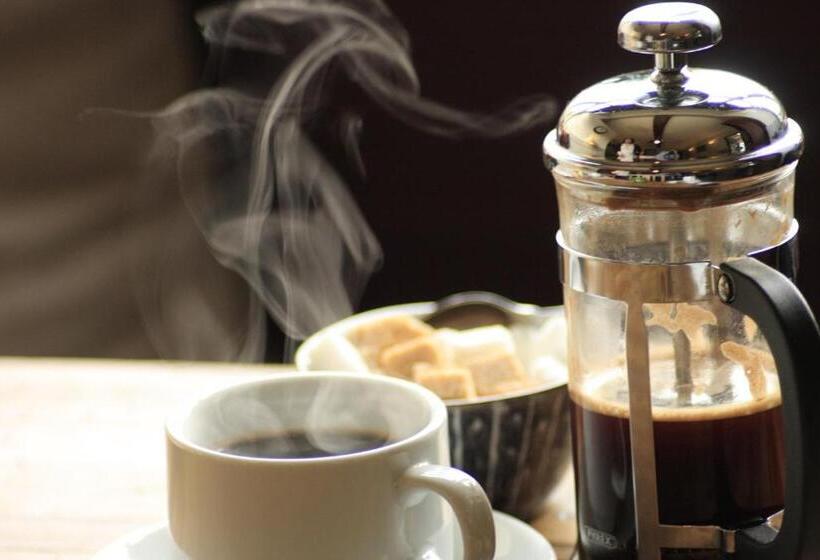 ホテル The Bridge House