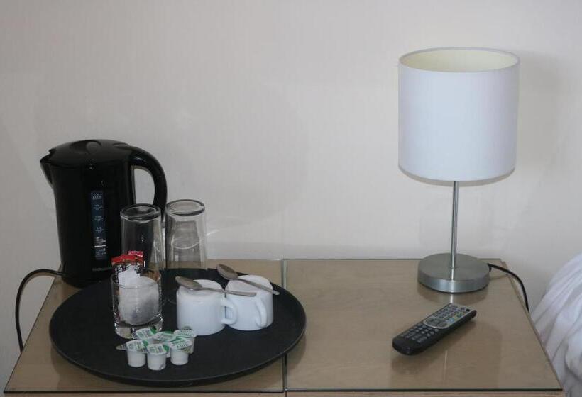 هتل Lower Turks Head