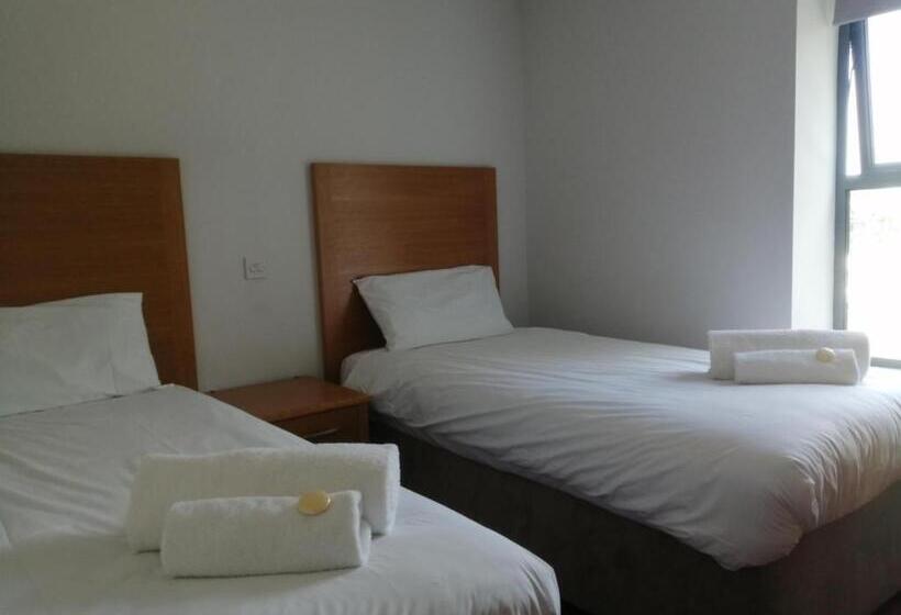 فندق على الطريق Newlands Holidays