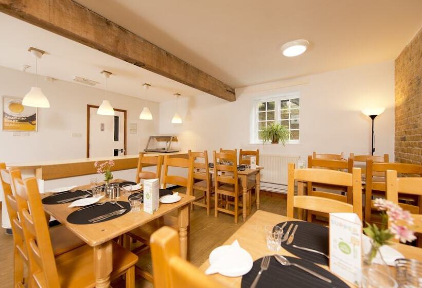 Yha Medway Hostel