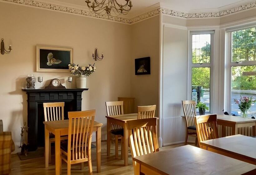 تختخواب و صبحانه Fernbank House