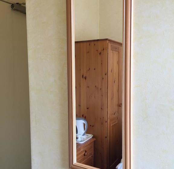 تختخواب و صبحانه Hermitage Guest House